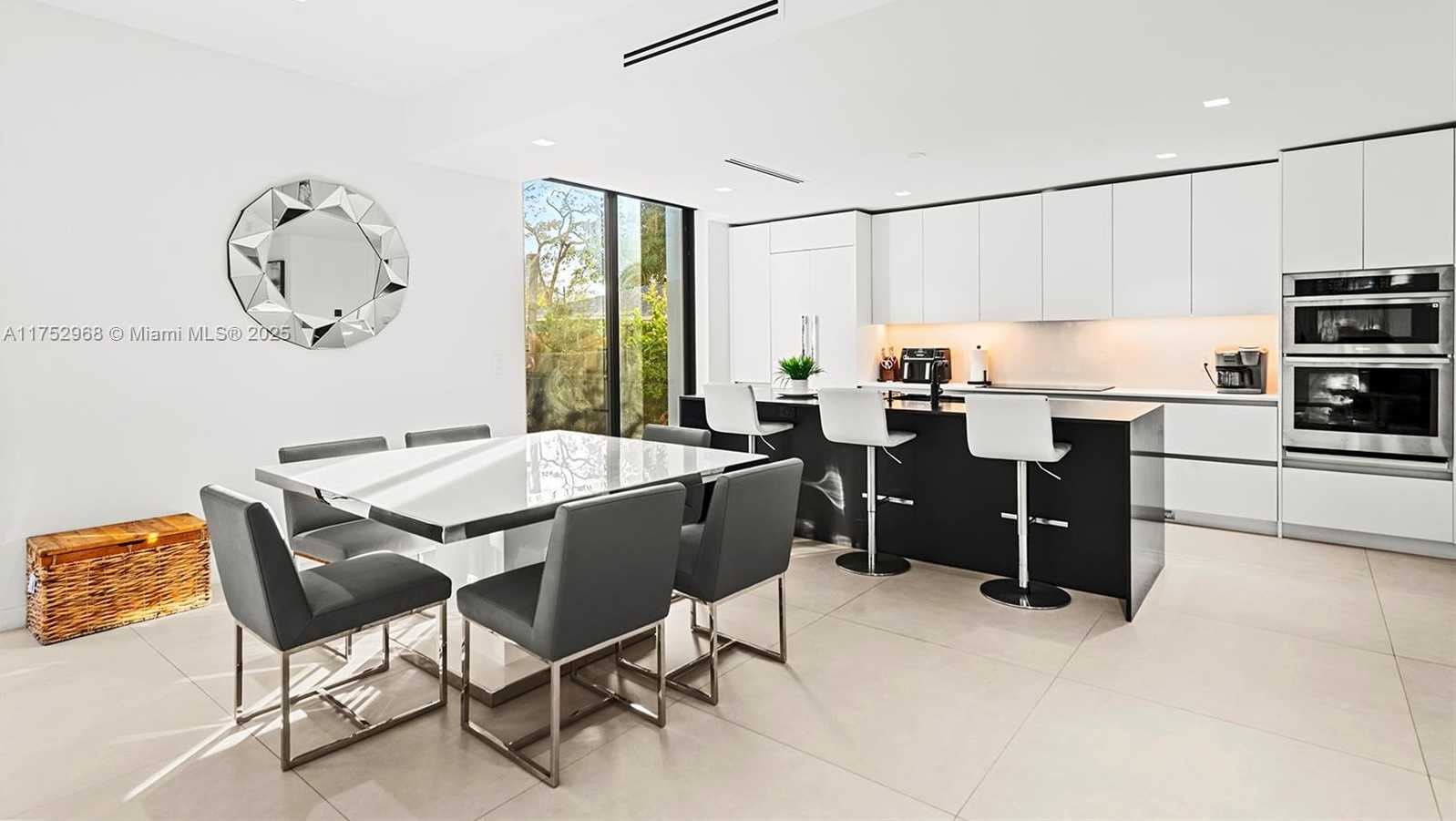 Small Image of 2572 NORTH EAST 182ND TER, North Miami Beach Number 12