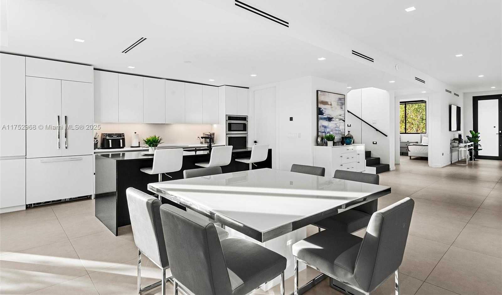 Small Image of 2572 NORTH EAST 182ND TER, North Miami Beach Number 13