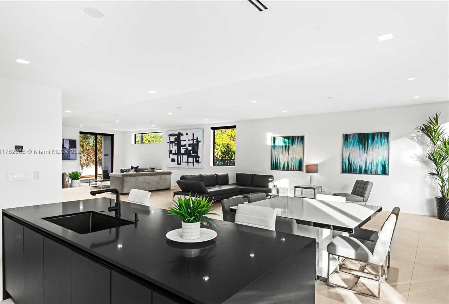 Small Image of 2572 NORTH EAST 182ND TER, North Miami Beach Number 17