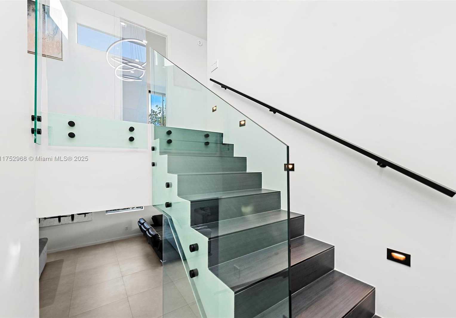 Small Image of 2572 NORTH EAST 182ND TER, North Miami Beach Number 21