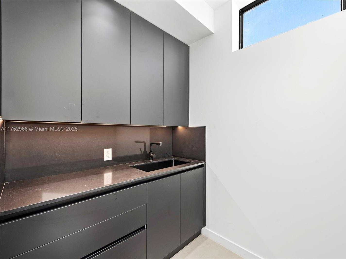 Small Image of 2572 NORTH EAST 182ND TER, North Miami Beach Number 22