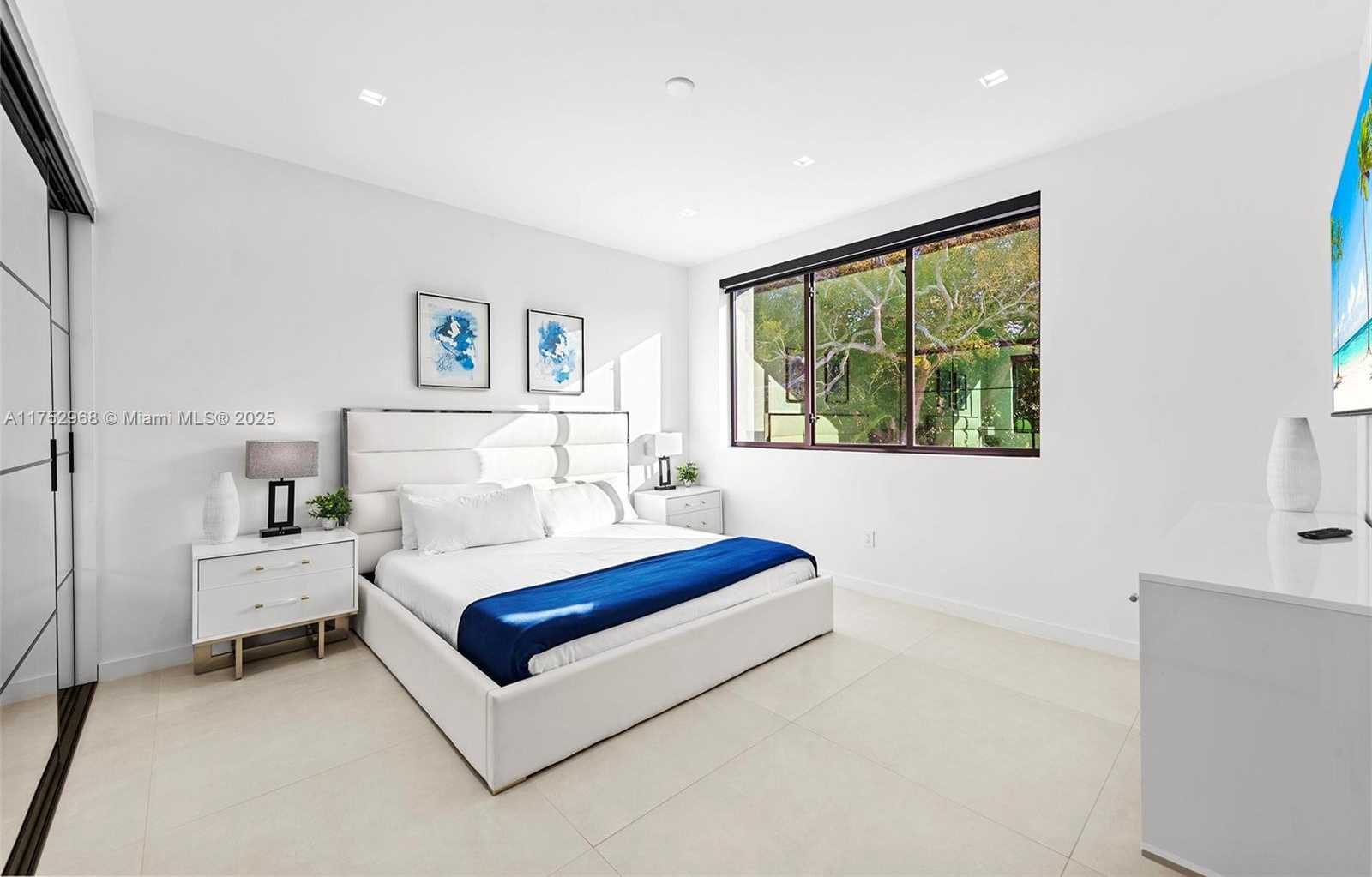 Small Image of 2572 NORTH EAST 182ND TER, North Miami Beach Number 25