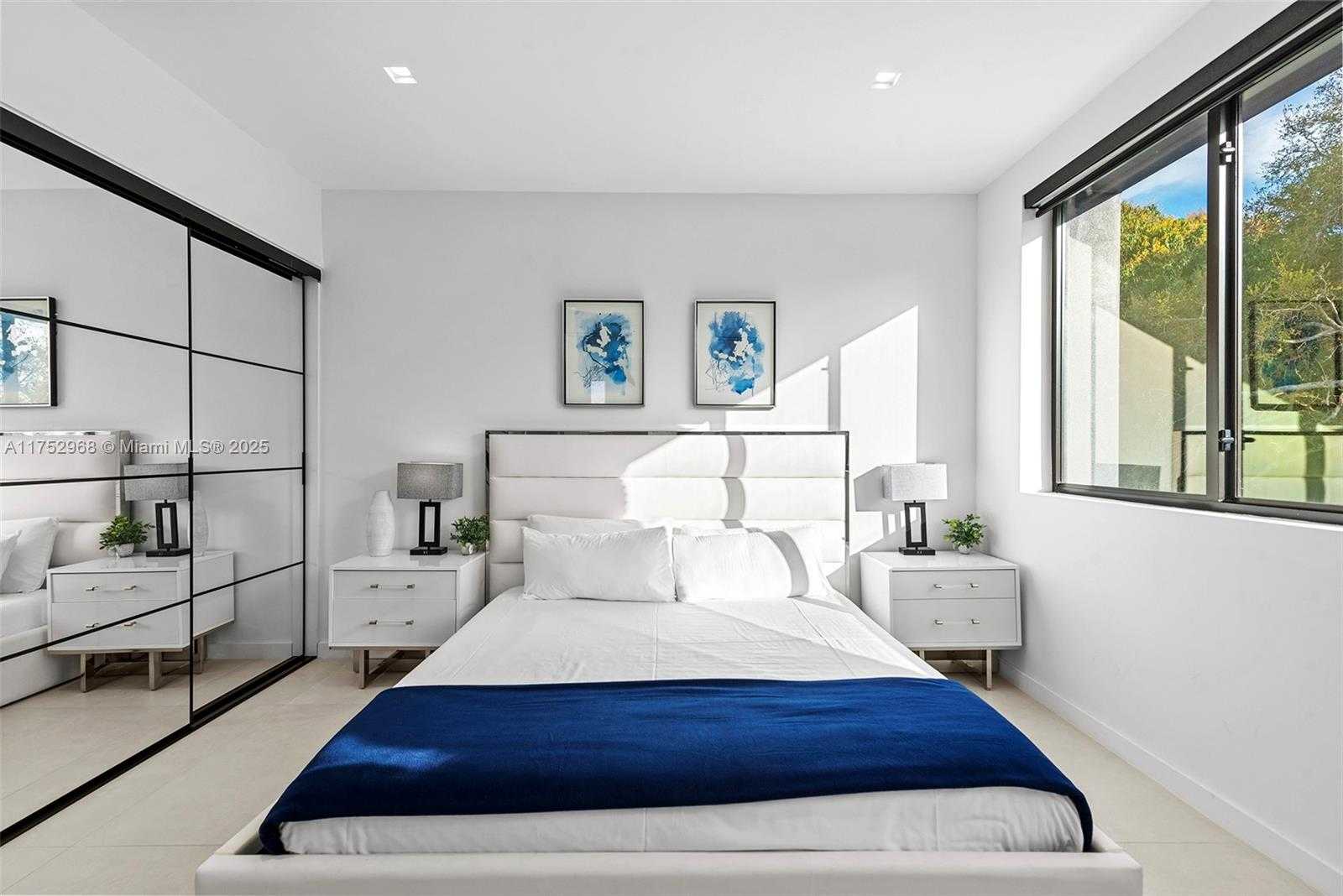 Small Image of 2572 NORTH EAST 182ND TER, North Miami Beach Number 27