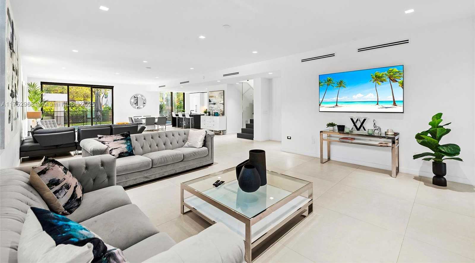 Small Image of 2572 NORTH EAST 182ND TER, North Miami Beach Number 3