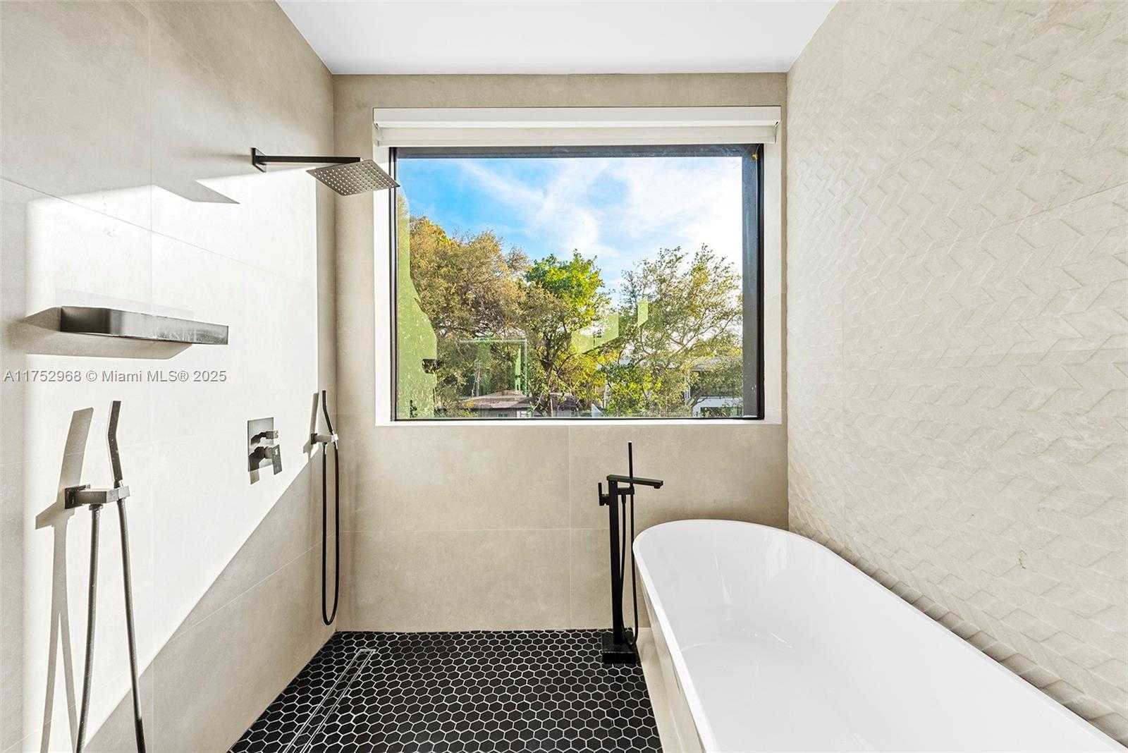 Small Image of 2572 NORTH EAST 182ND TER, North Miami Beach Number 31