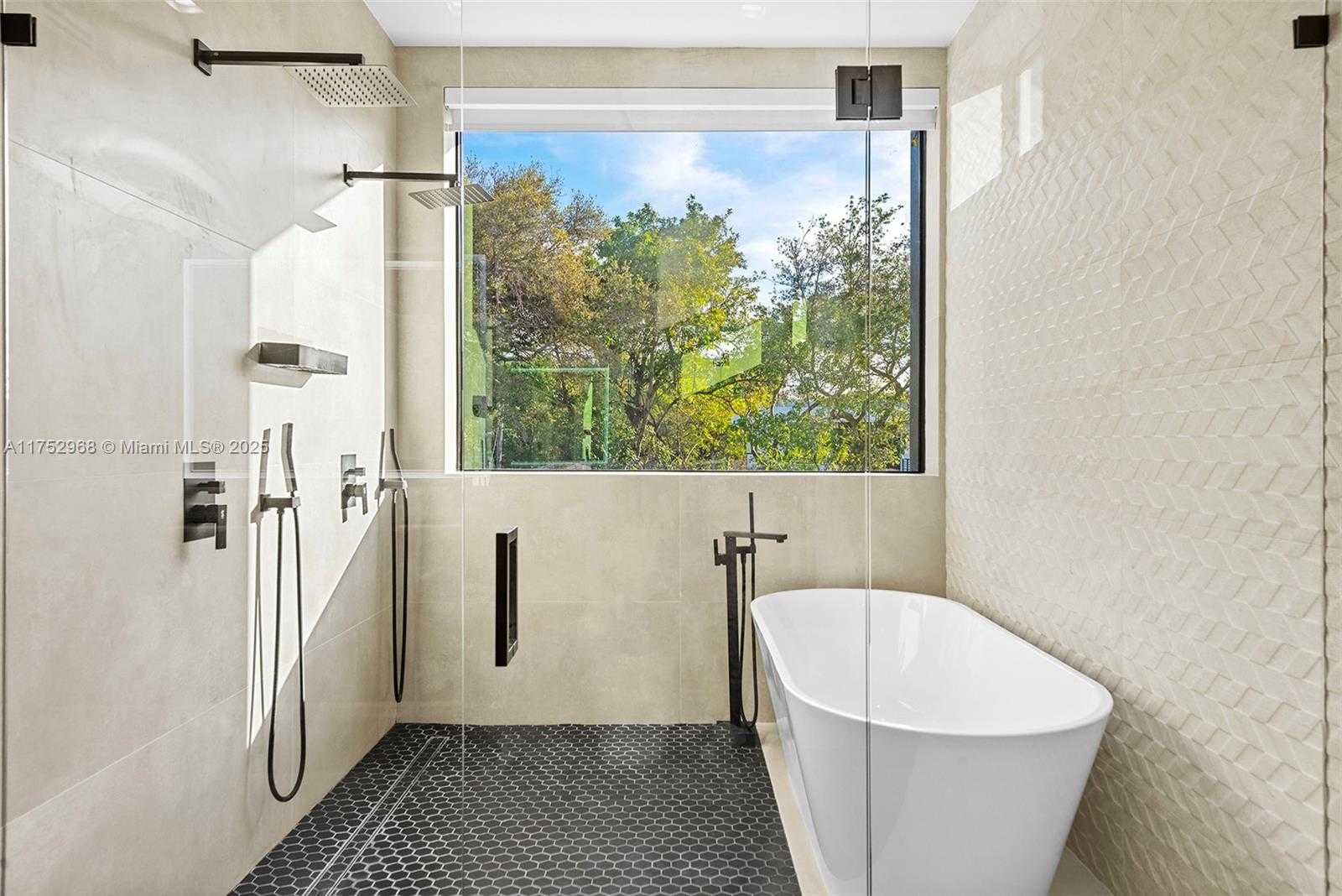 Small Image of 2572 NORTH EAST 182ND TER, North Miami Beach Number 33