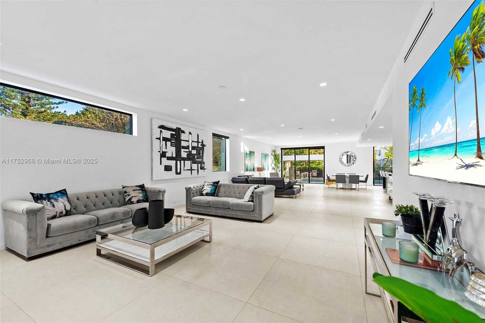 Small Image of 2572 NORTH EAST 182ND TER, North Miami Beach Number 4