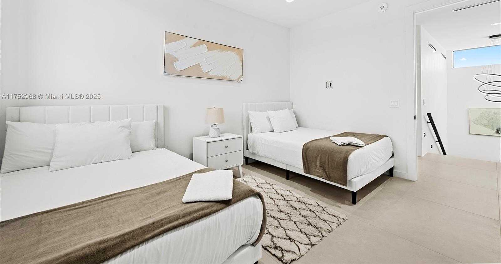 Small Image of 2572 NORTH EAST 182ND TER, North Miami Beach Number 43