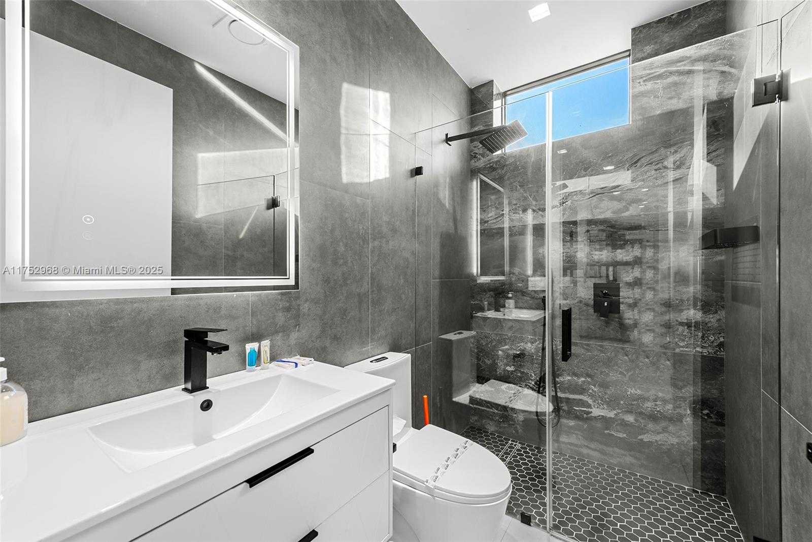 Small Image of 2572 NORTH EAST 182ND TER, North Miami Beach Number 46