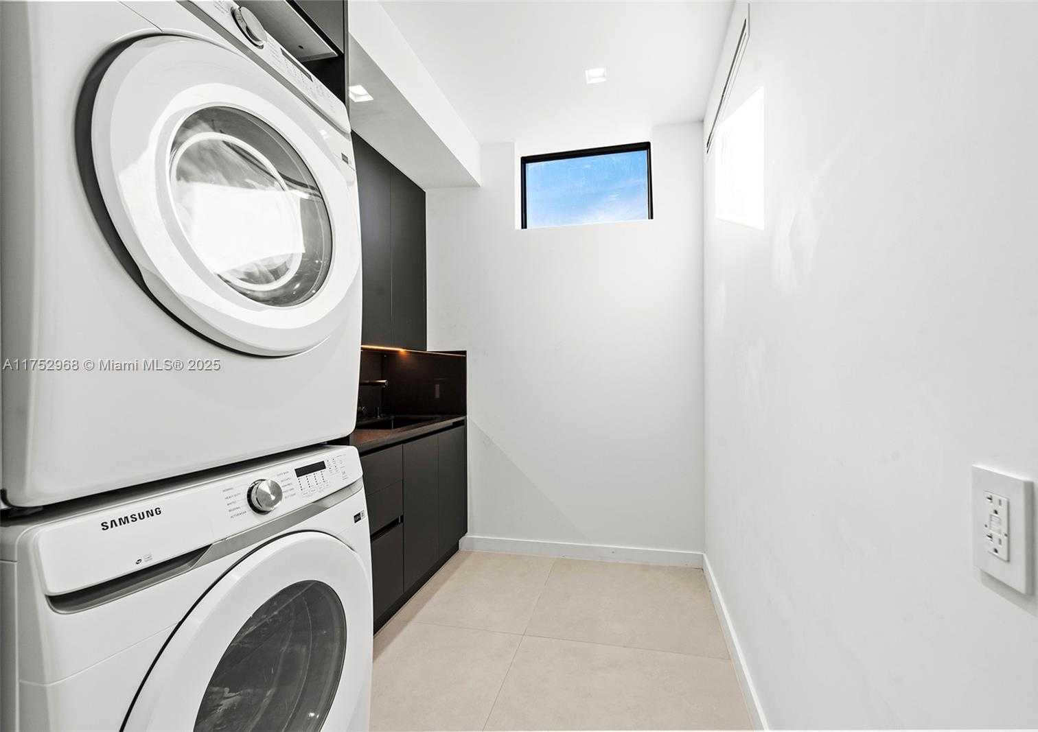Small Image of 2572 NORTH EAST 182ND TER, North Miami Beach Number 50