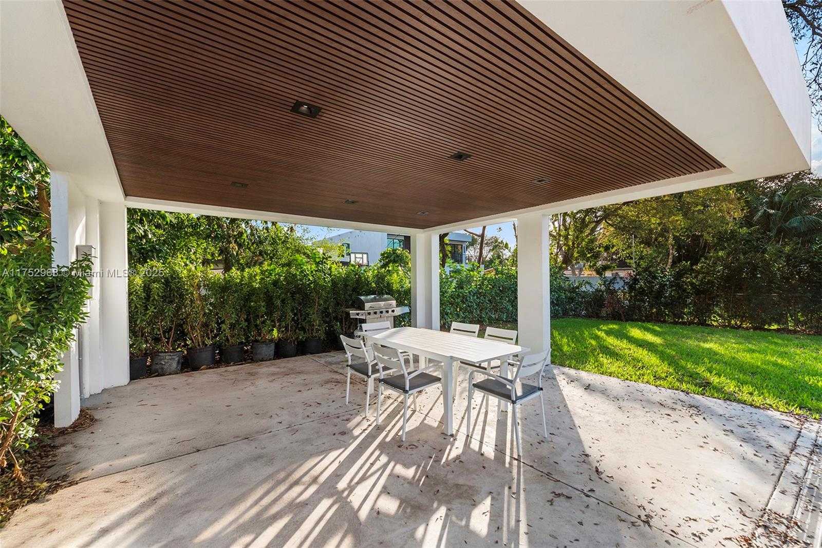 Small Image of 2572 NORTH EAST 182ND TER, North Miami Beach Number 55