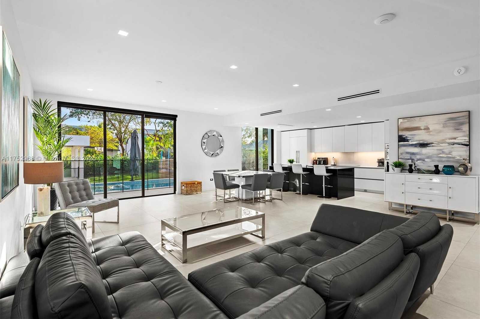 Small Image of 2572 NORTH EAST 182ND TER, North Miami Beach Number 7