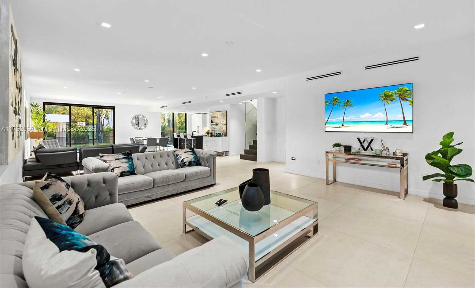 Small Image of 2572 NORTH EAST 182ND TER, North Miami Beach Number 9