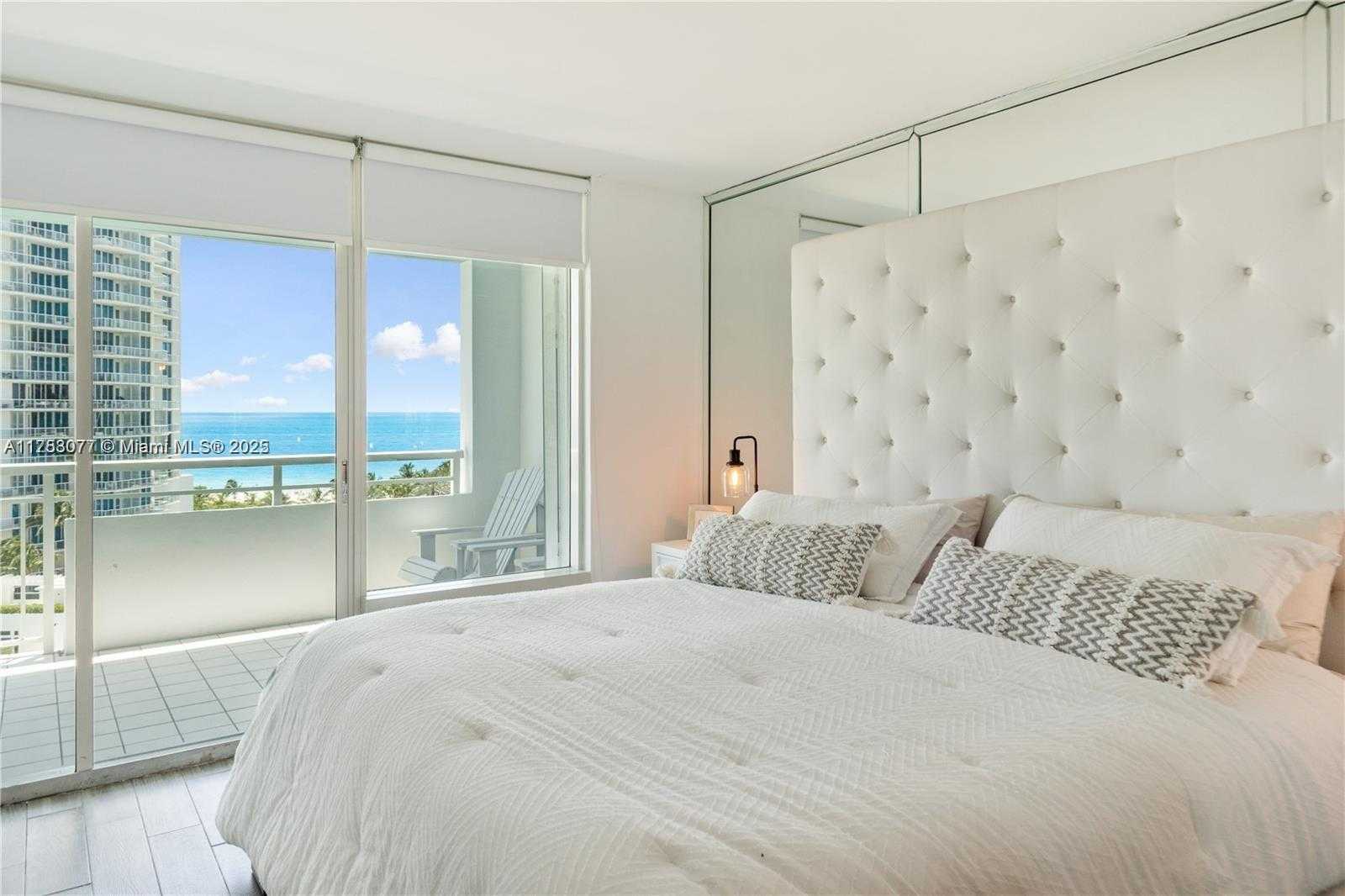Small Image of 400 SOUTH POINTE DR #1102, Miami Beach Number 13