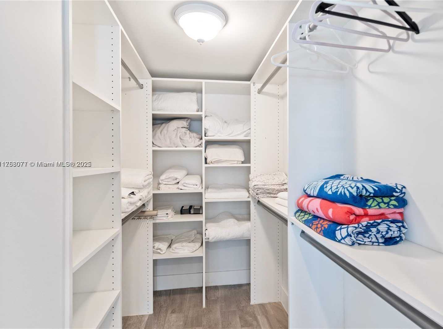 Small Image of 400 SOUTH POINTE DR #1102, Miami Beach Number 18