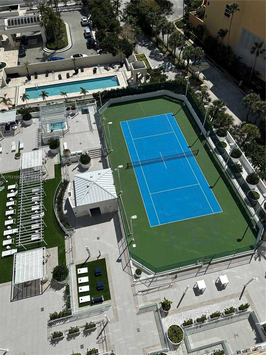 Small Image of 770 CLAUGHTON ISLAND DR #1708, Miami Number 26