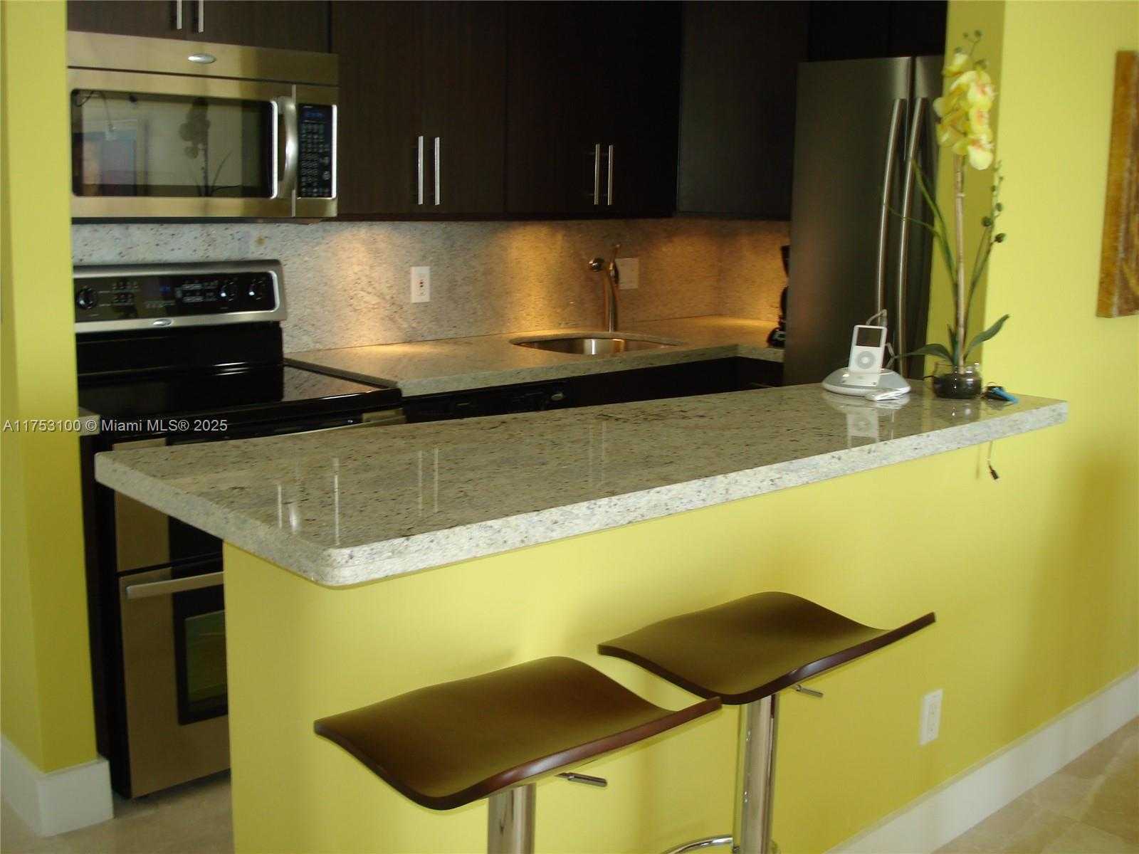 Small Image of 770 CLAUGHTON ISLAND DR #1708, Miami Number 9