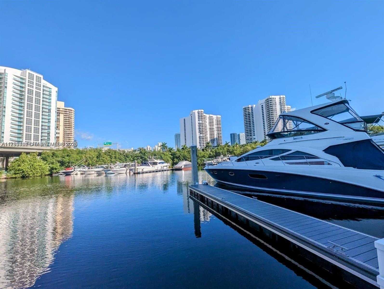 Small Image of 3500 Mystic Pointe Dr, Aventura, FL 33180, USA Number 4