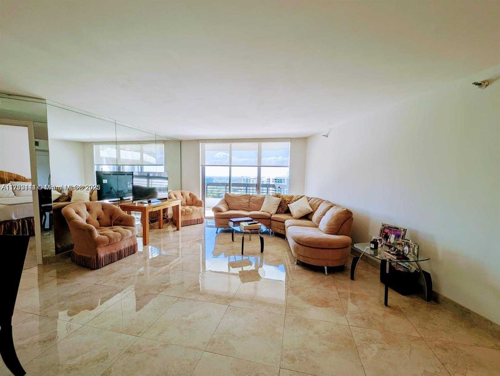 Small Image of 3500 Mystic Pointe Dr, Aventura, FL 33180, USA Number 5
