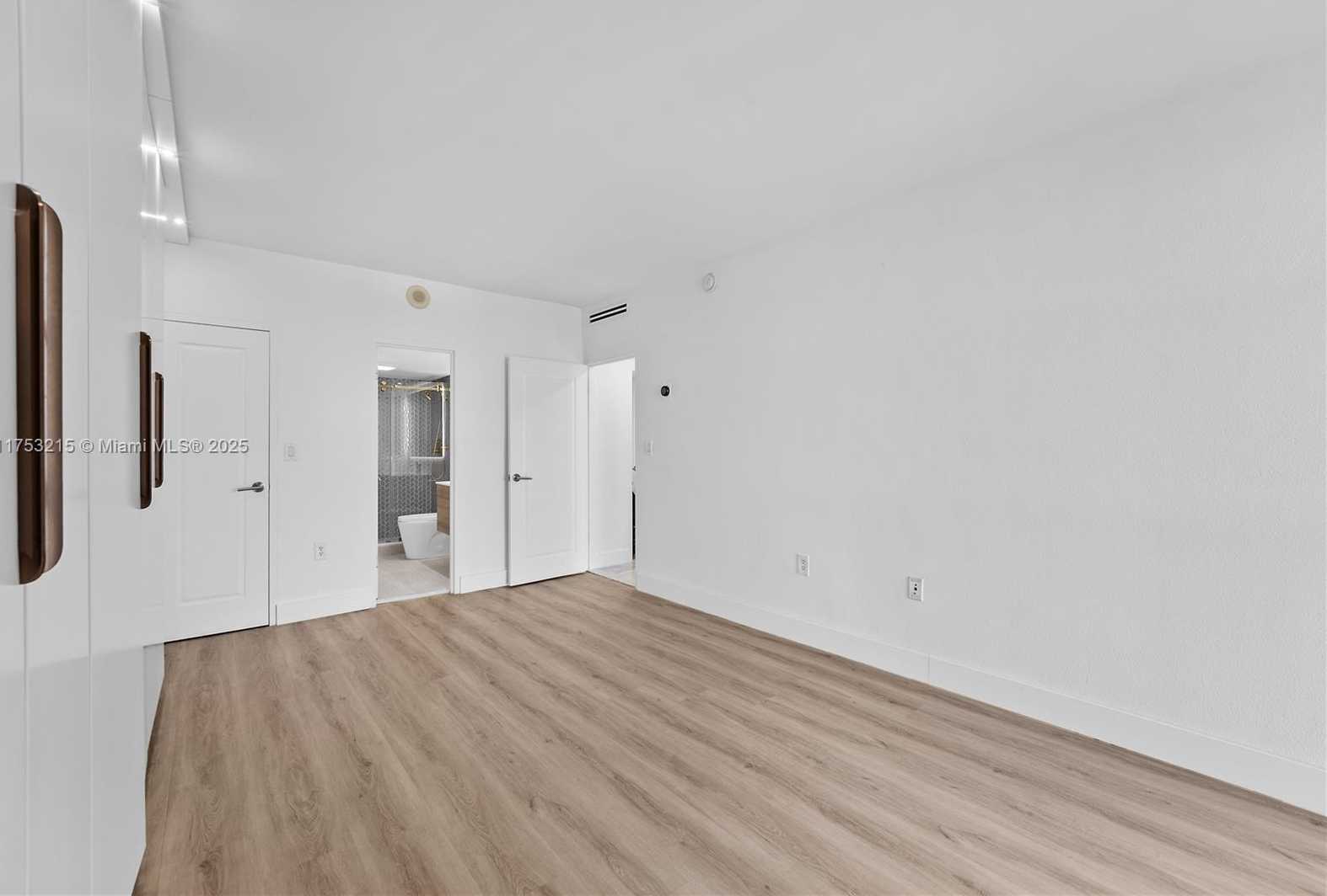 Small Image of 10275 COLLINS AVE #1035, Bal Harbour Number 11