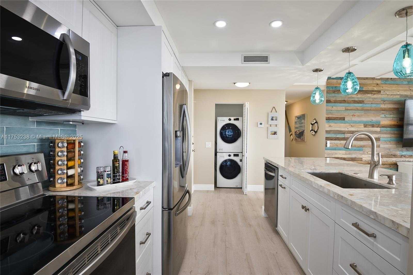 Small Image of 3505 SOUTH OCEAN DR #1505, Hollywood Number 2