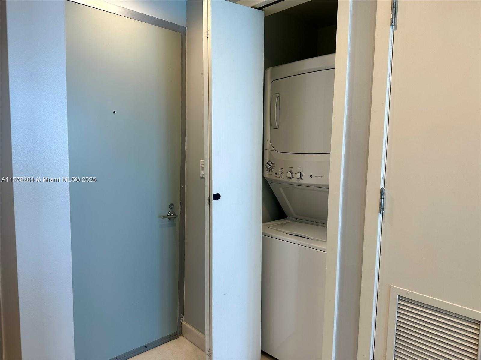 Small Image of 540 WEST AVE #1912, Miami Beach Number 18