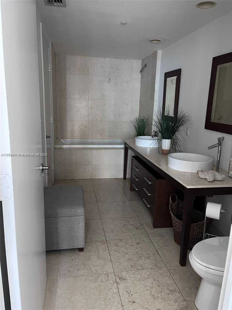 Small Image of 475 BRICKELL AVE #2714, Miami Number 9