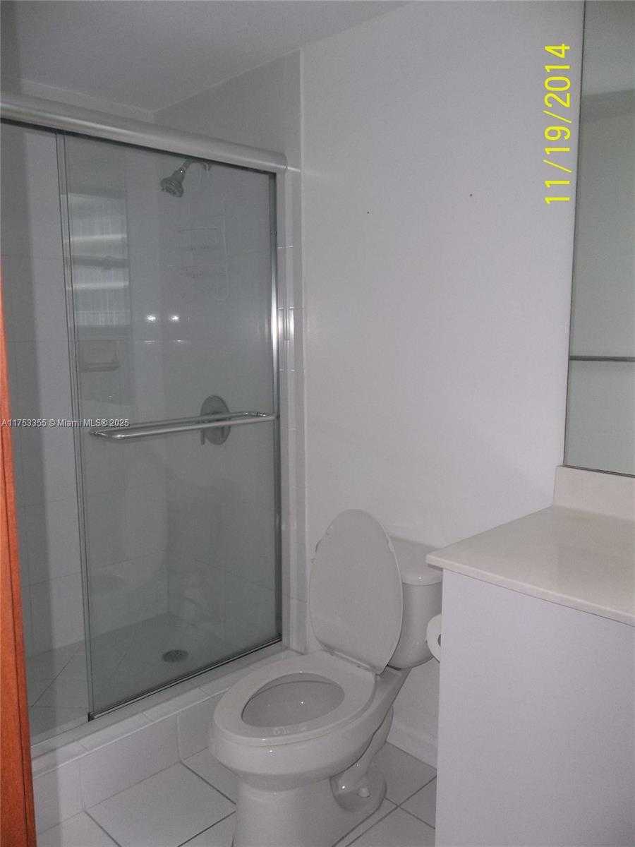 Small Image of 3001 SOUTH OCEAN DR #527, Hollywood Number 6