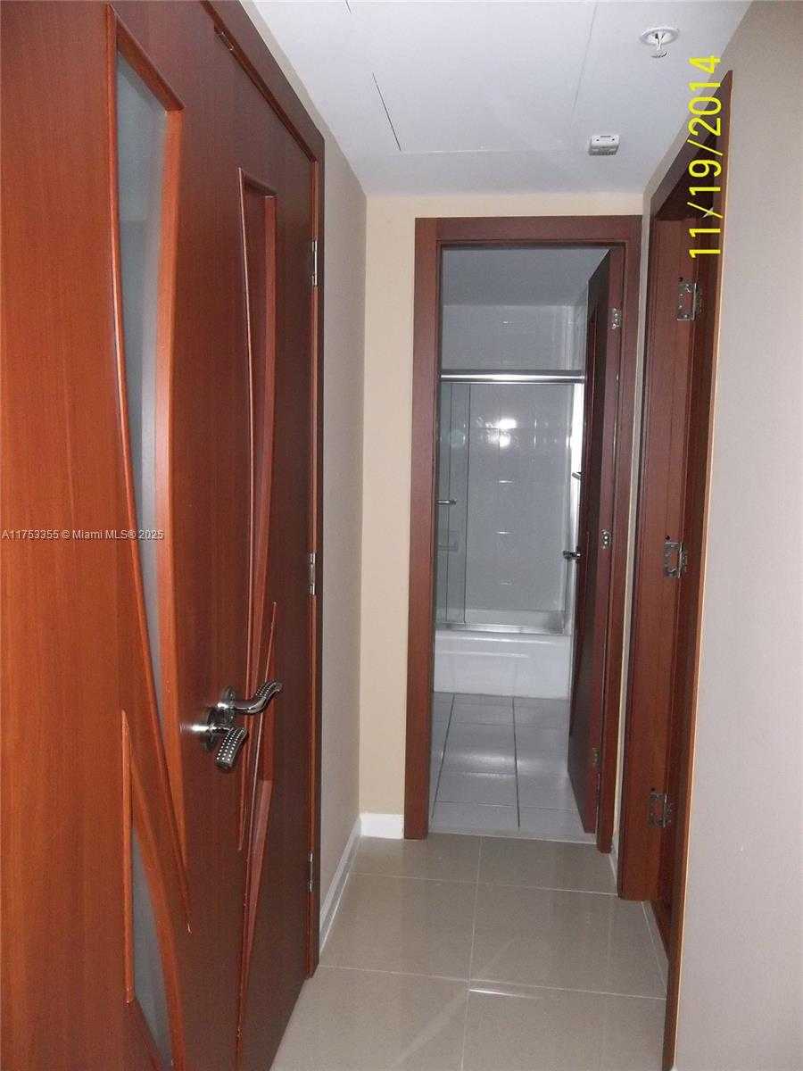 Small Image of 3001 SOUTH OCEAN DR #527, Hollywood Number 7
