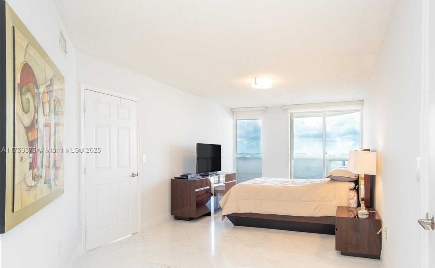 Small Image of 6301 COLLINS AVE #2006, Miami Beach Number 25