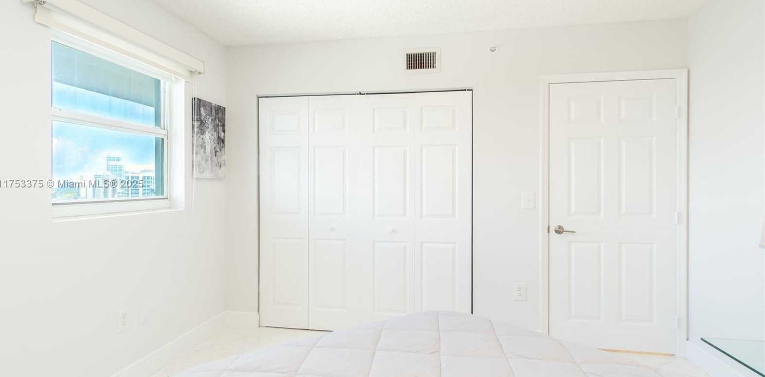 Small Image of 6301 COLLINS AVE #2006, Miami Beach Number 32