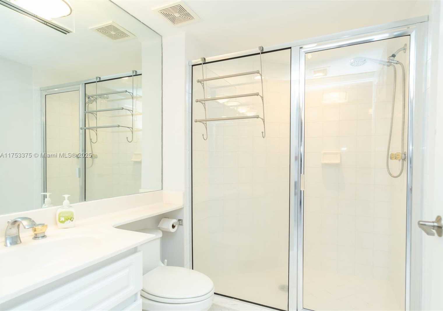 Small Image of 6301 COLLINS AVE #2006, Miami Beach Number 34