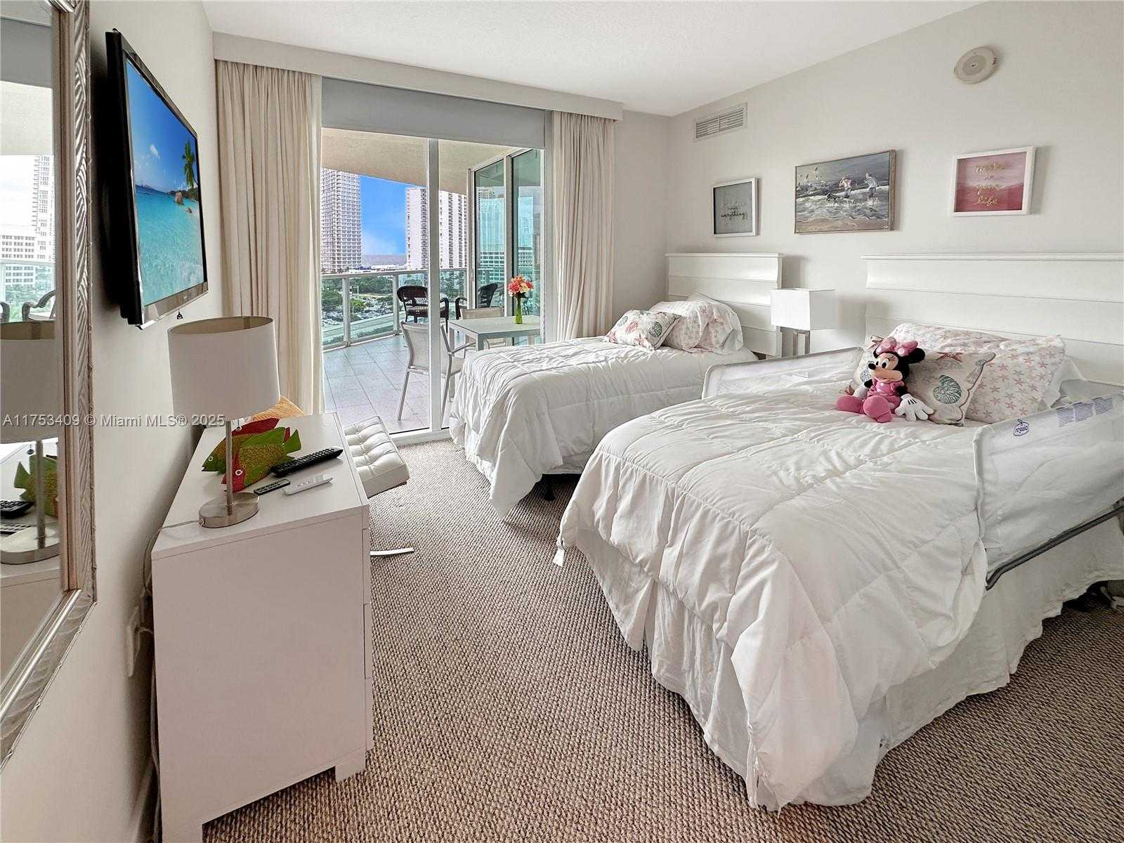 Small Image of 250 SUNNY ISLES BLVD #3-1001, Sunny Isles Beach Number 17