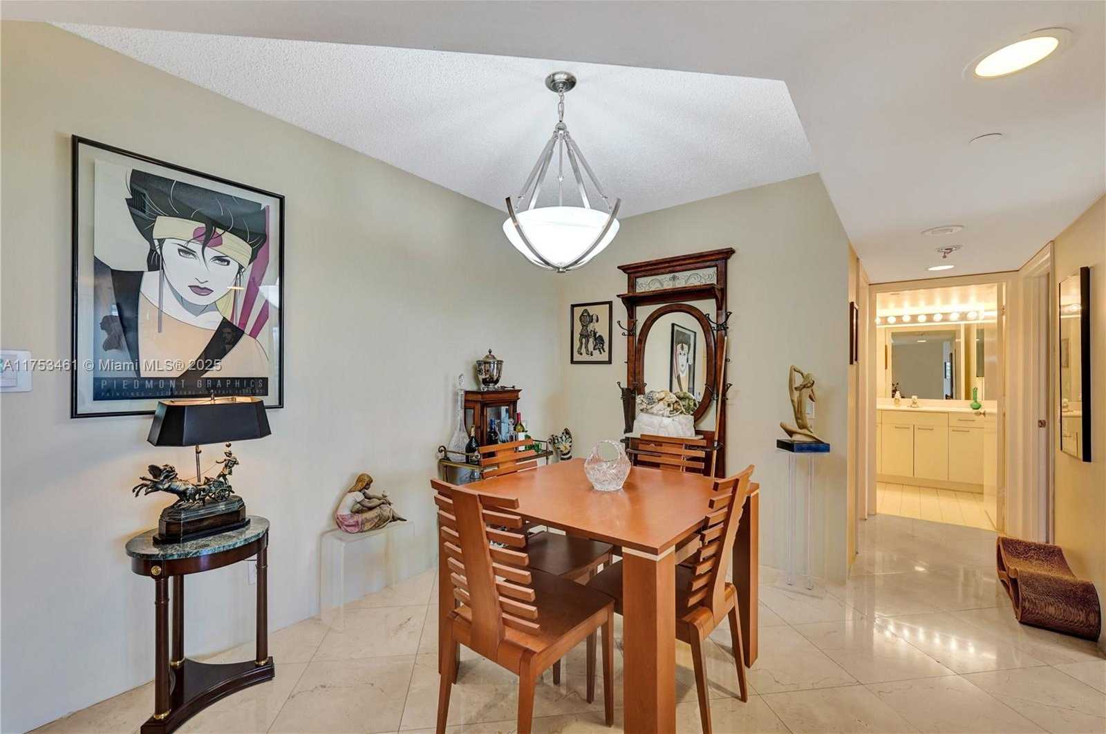 Small Image of 21055 YACHT CLUB DR #507, Aventura Number 12