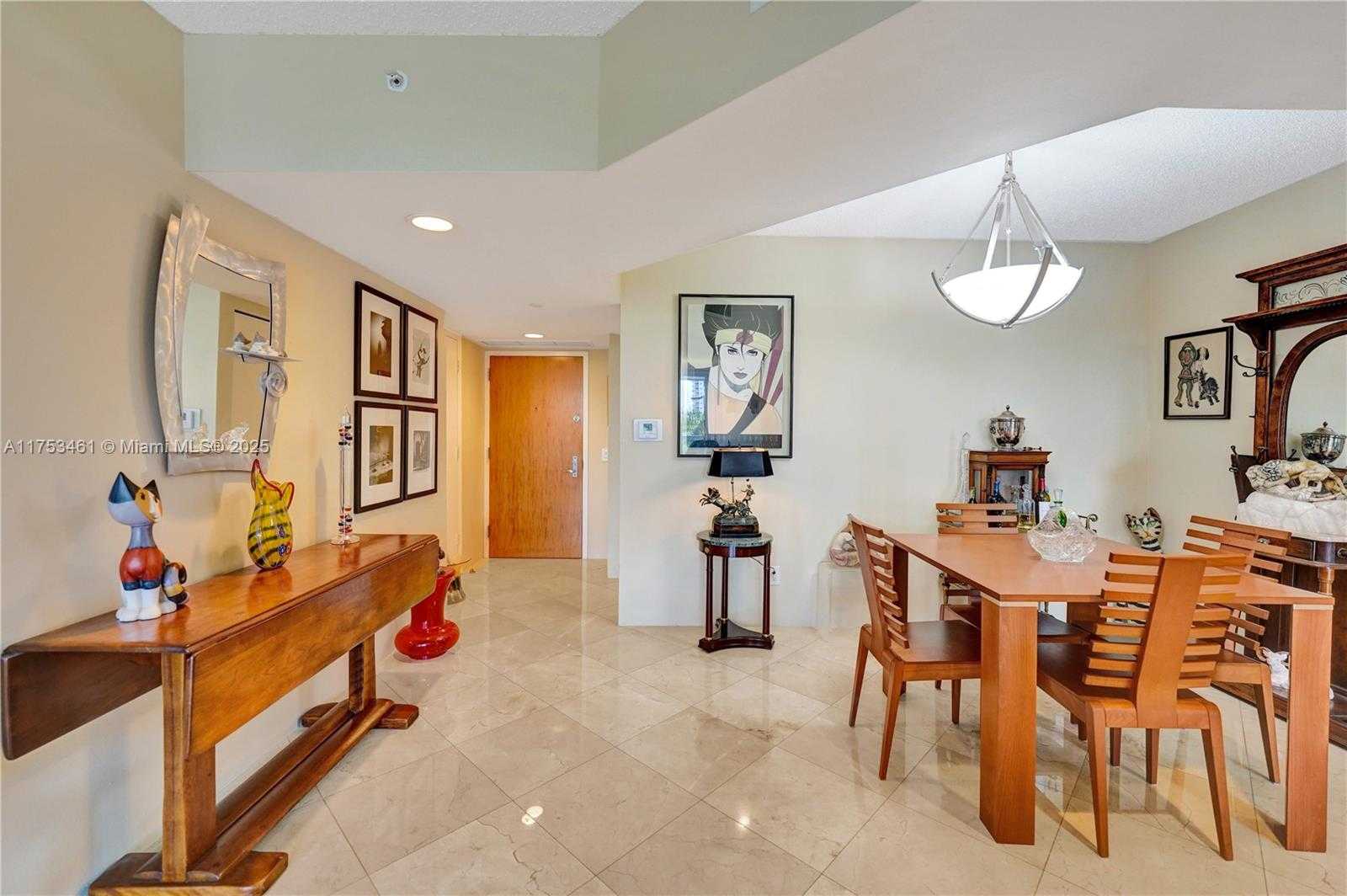 Small Image of 21055 YACHT CLUB DR #507, Aventura Number 13