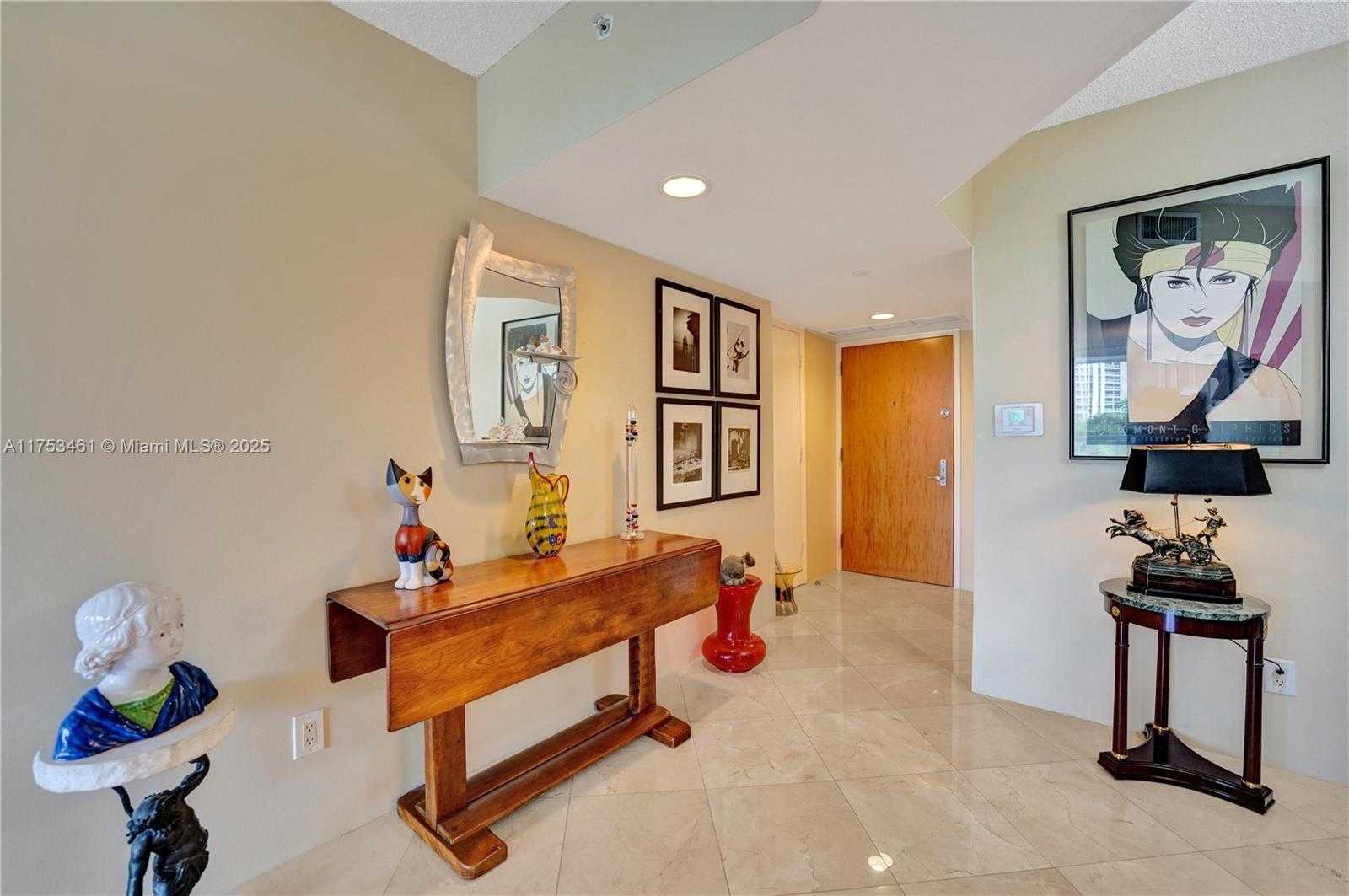 Small Image of 21055 YACHT CLUB DR #507, Aventura Number 14
