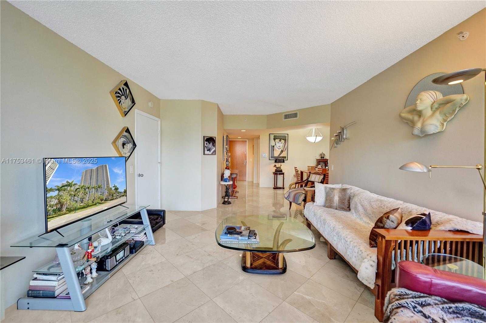 Small Image of 21055 YACHT CLUB DR #507, Aventura Number 18