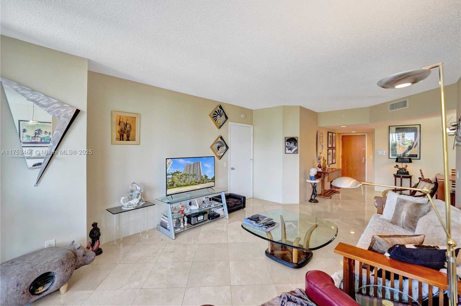 Small Image of 21055 YACHT CLUB DR #507, Aventura Number 19