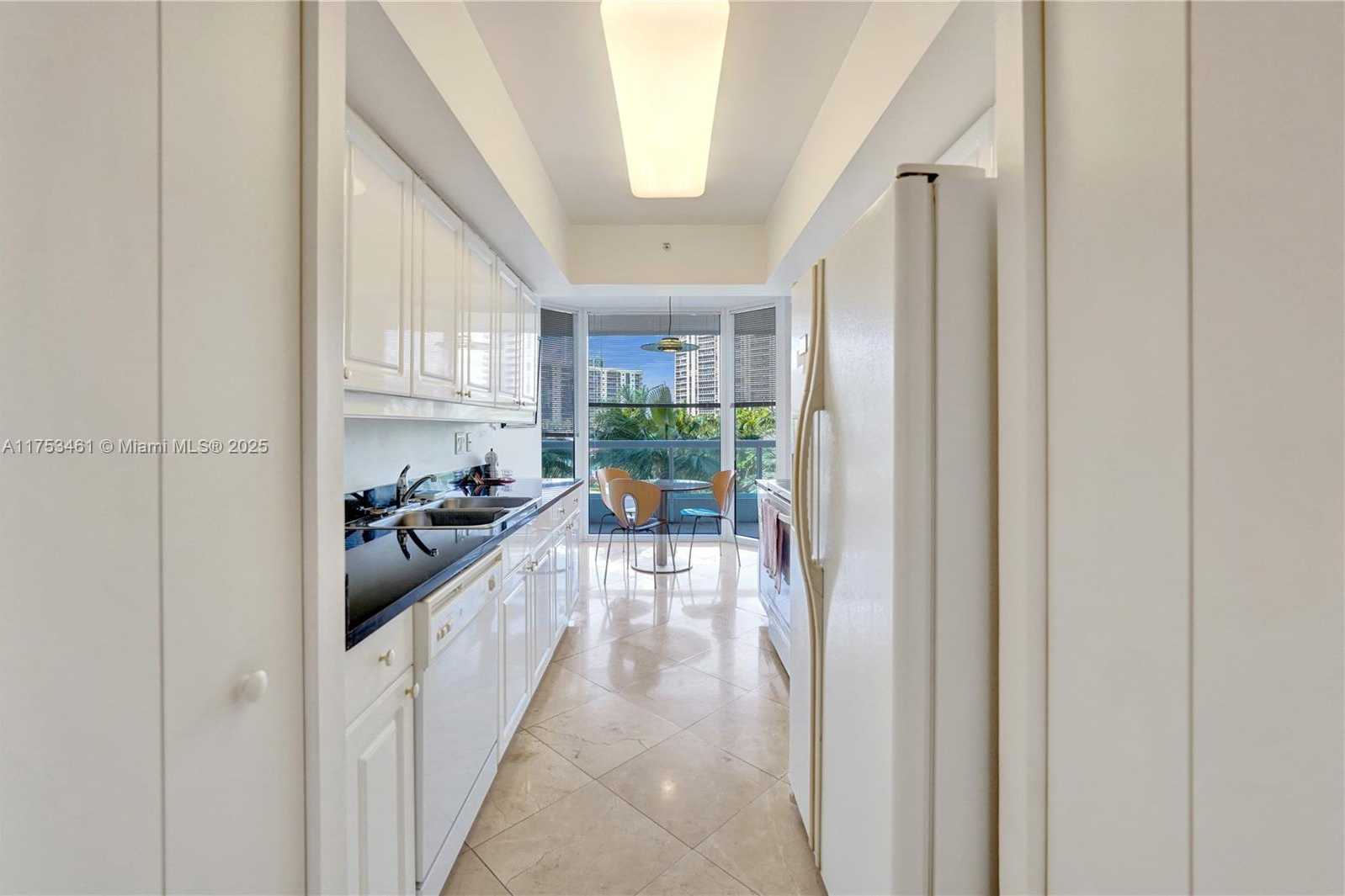 Small Image of 21055 YACHT CLUB DR #507, Aventura Number 26