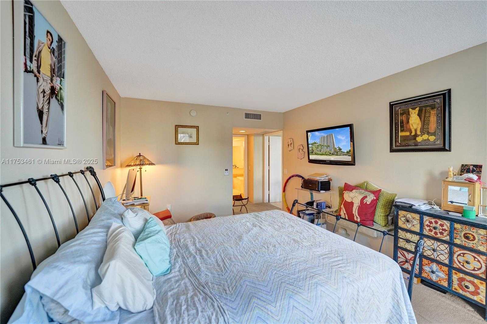 Small Image of 21055 YACHT CLUB DR #507, Aventura Number 34