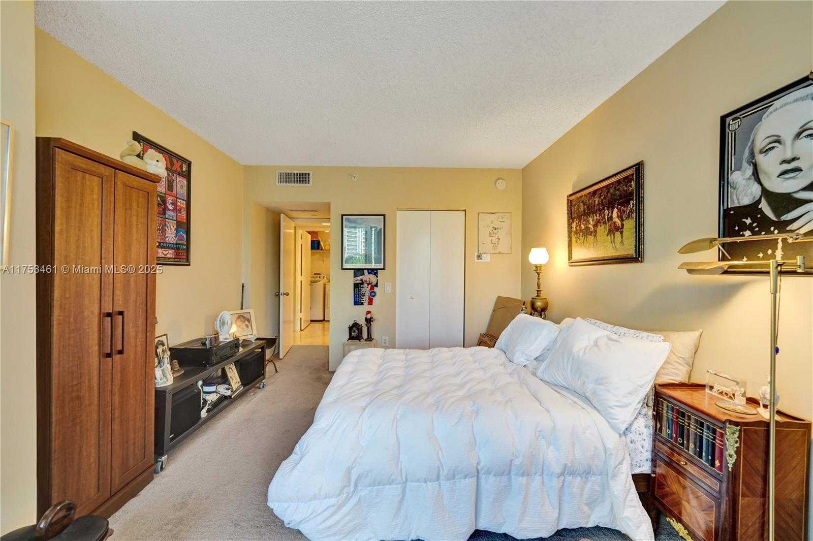 Small Image of 21055 YACHT CLUB DR #507, Aventura Number 40