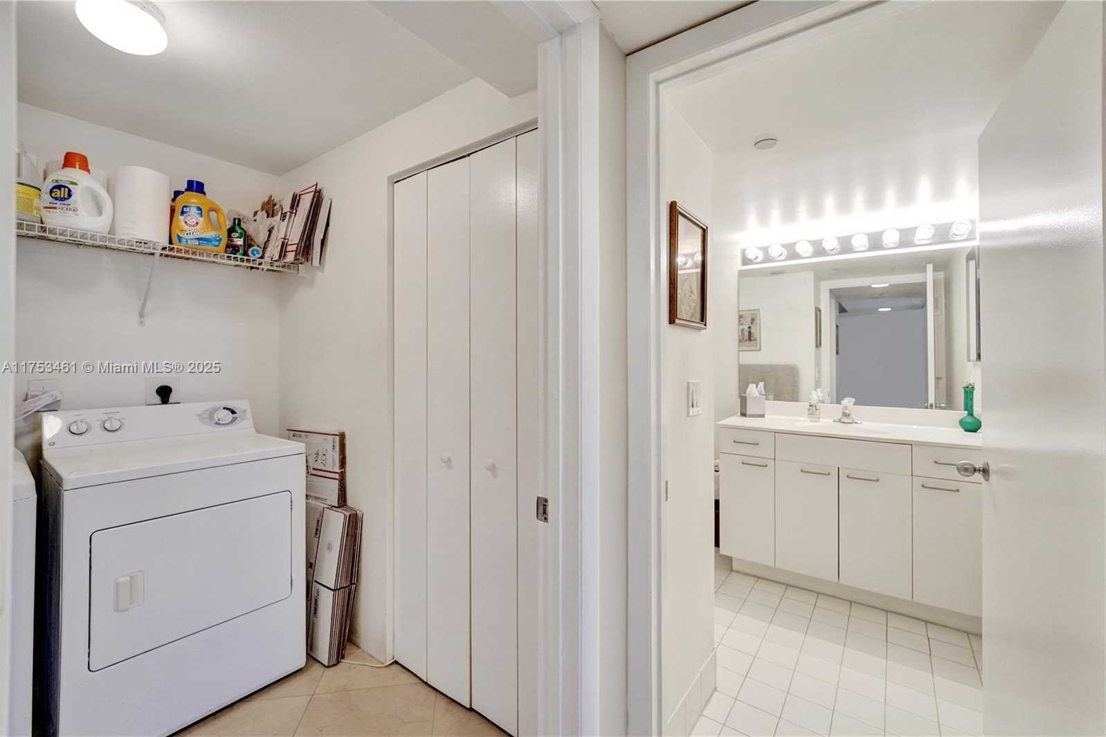 Small Image of 21055 YACHT CLUB DR #507, Aventura Number 44
