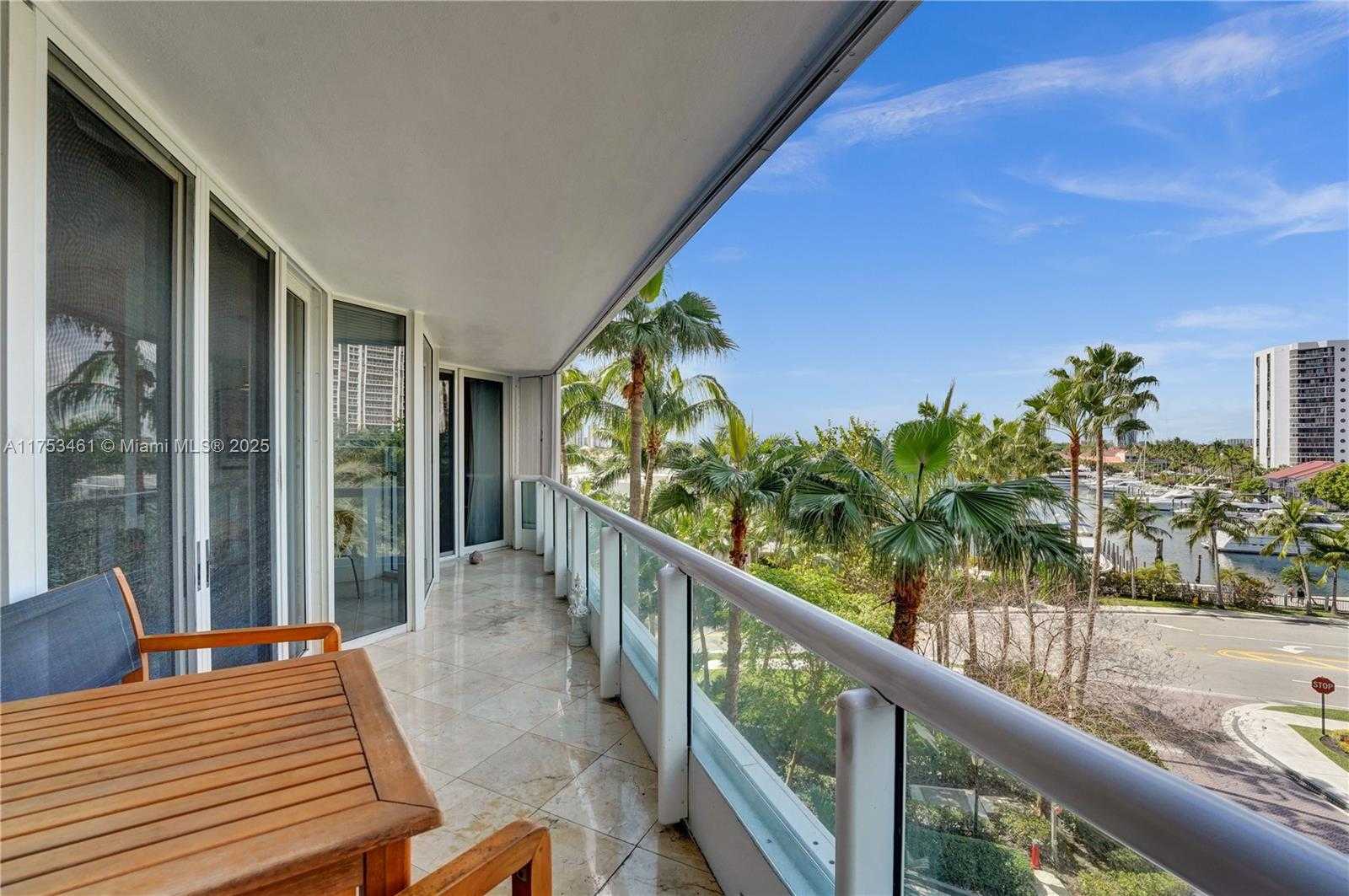 Small Image of 21055 YACHT CLUB DR #507, Aventura Number 5