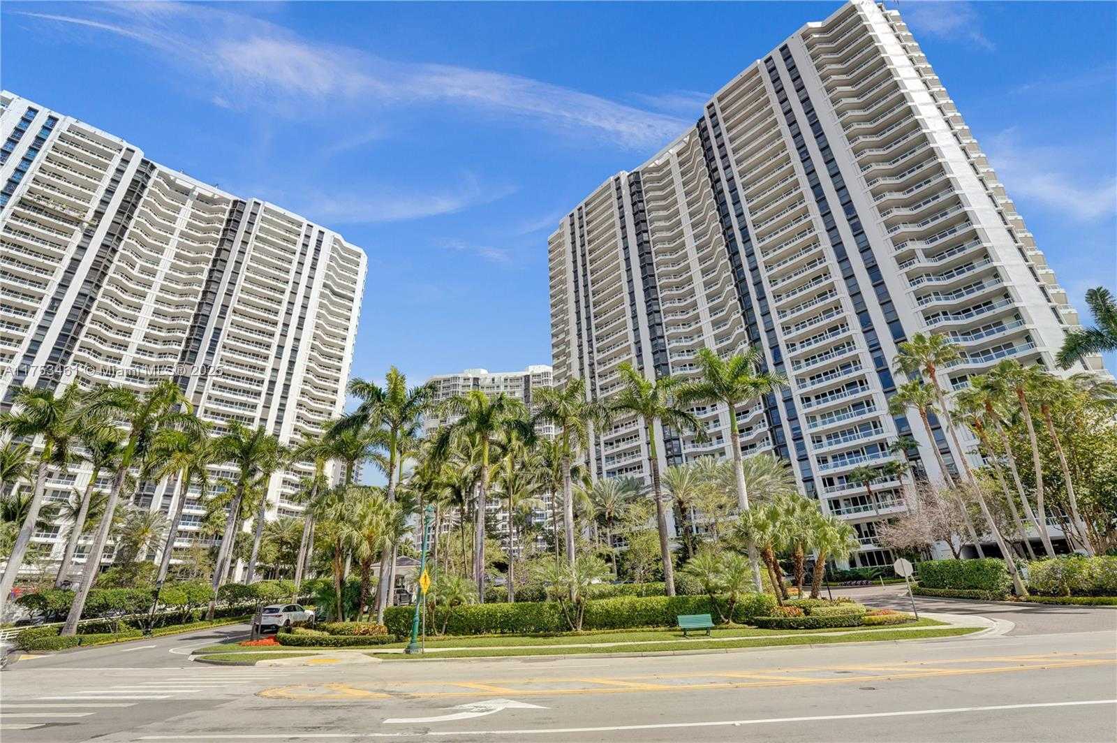 Small Image of 21055 YACHT CLUB DR #507, Aventura Number 59