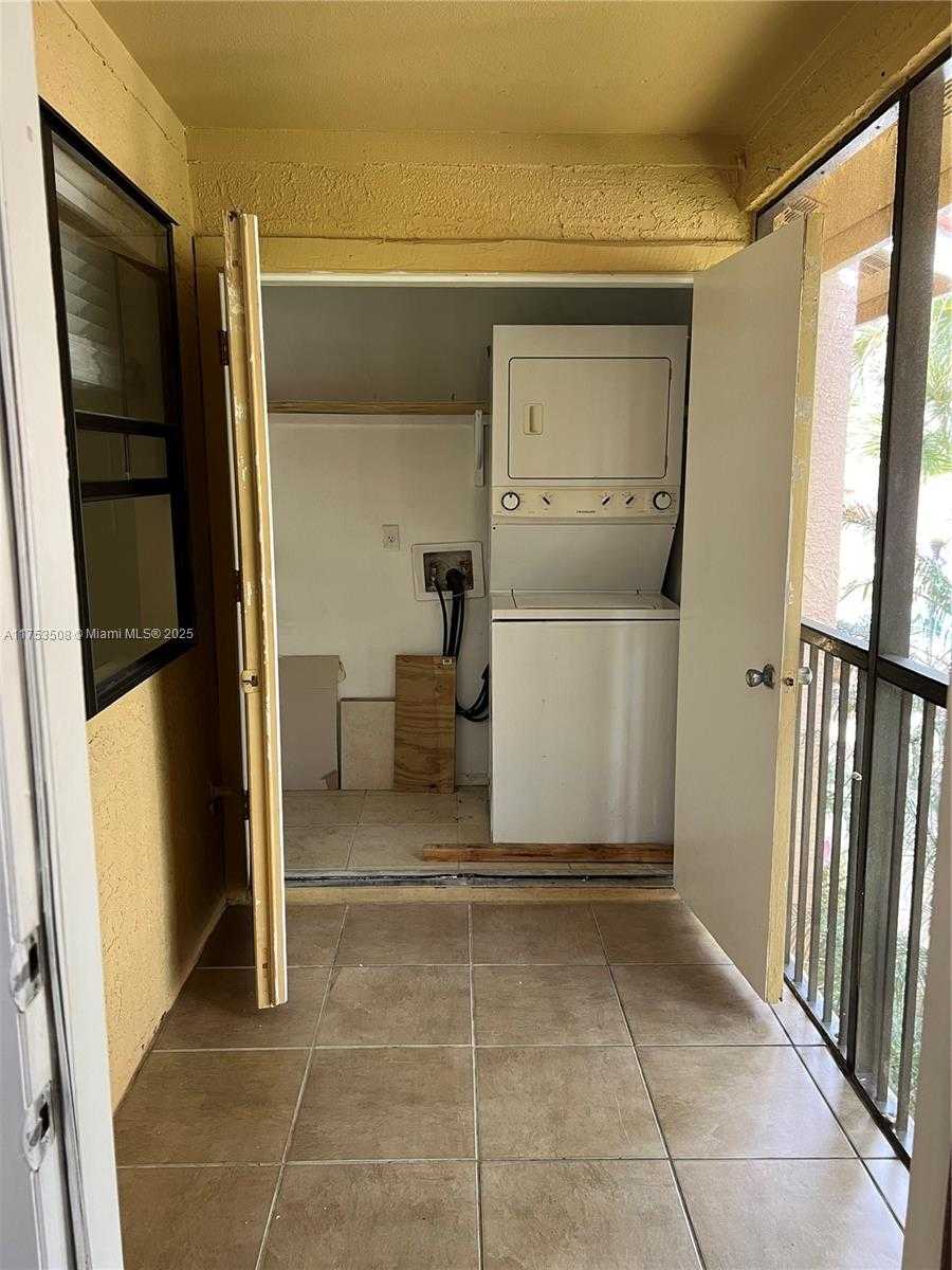 Small Image of 15591 SOUTH WEST 105TH TER #527, Miami Number 20