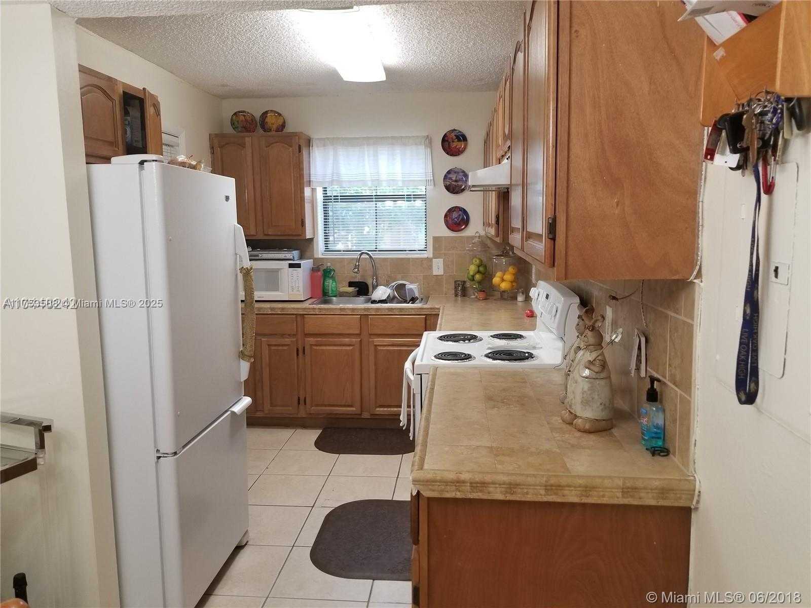 Small Image of 15591 SOUTH WEST 105TH TER #527, Miami Number 6
