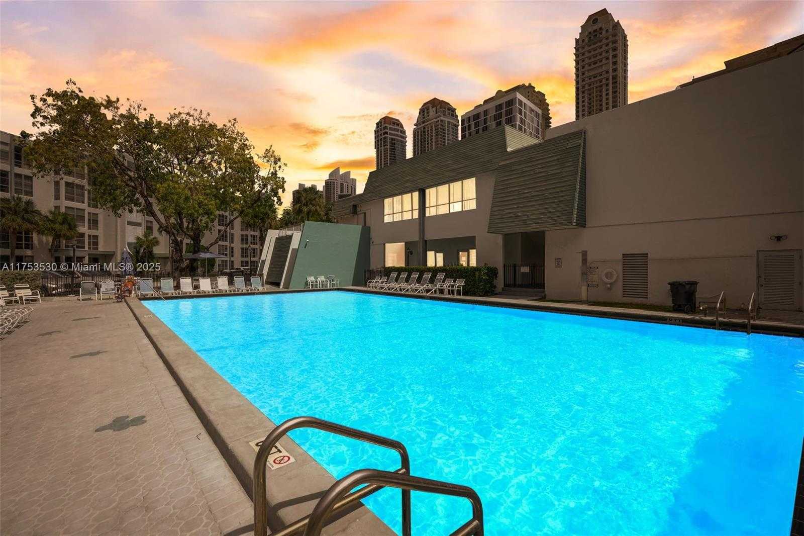 Small Image of 17620 ATLANTIC BLVD #315, Sunny Isles Beach Number 19