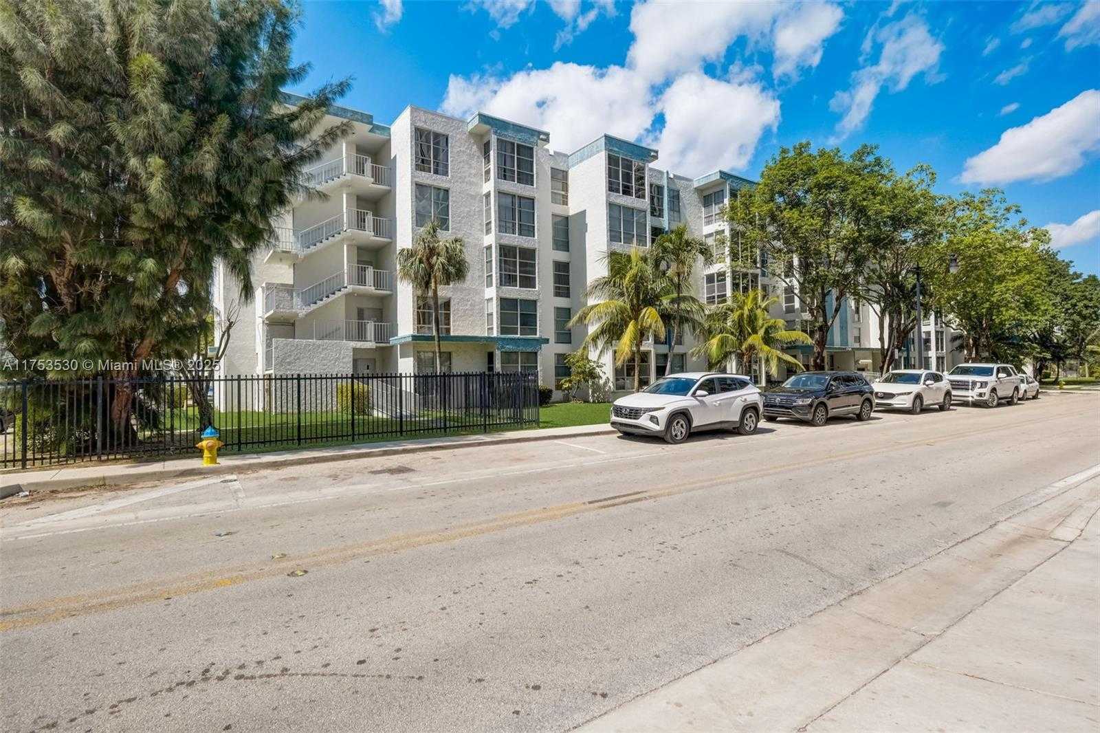 Small Image of 17620 ATLANTIC BLVD #315, Sunny Isles Beach Number 5
