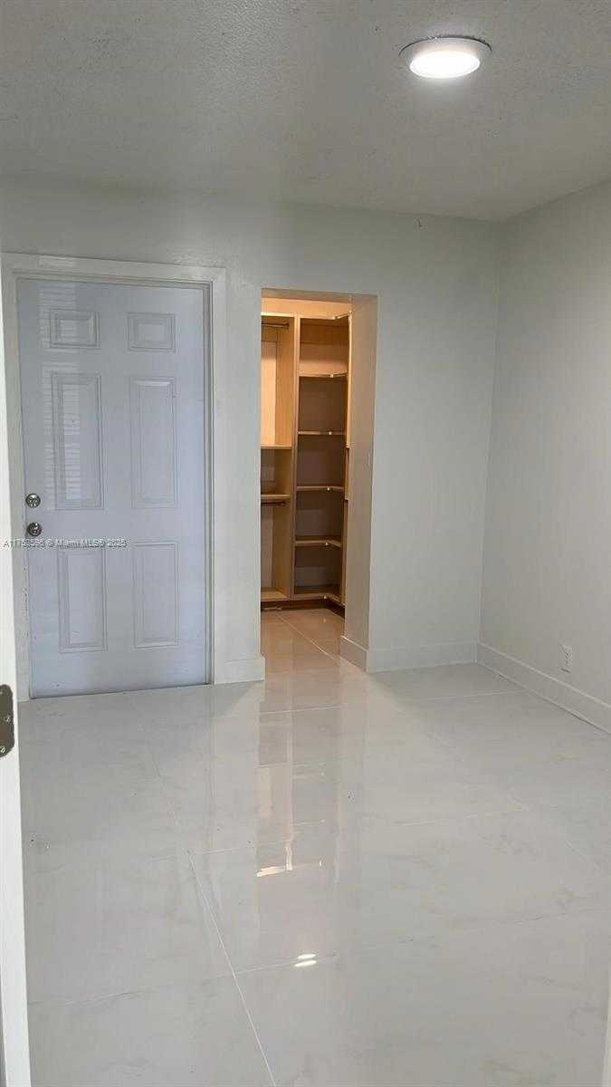 Small Image of 6051 ARTHUR ST #14, Hollywood Number 3