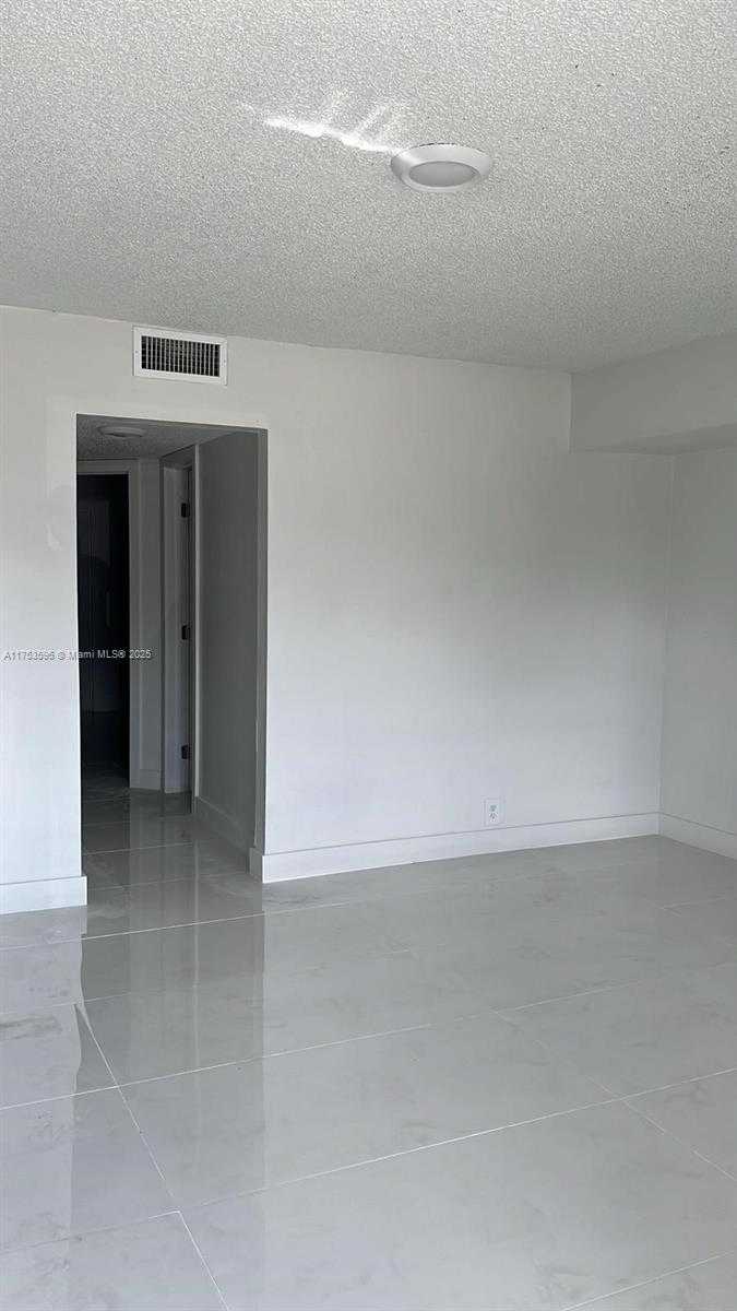Small Image of 6051 ARTHUR ST #14, Hollywood Number 5
